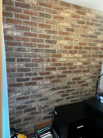 Building Photo - 421 Boas St