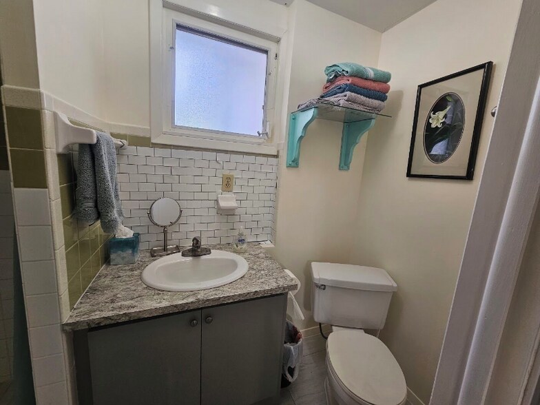 Building Photo - 8444 Green St