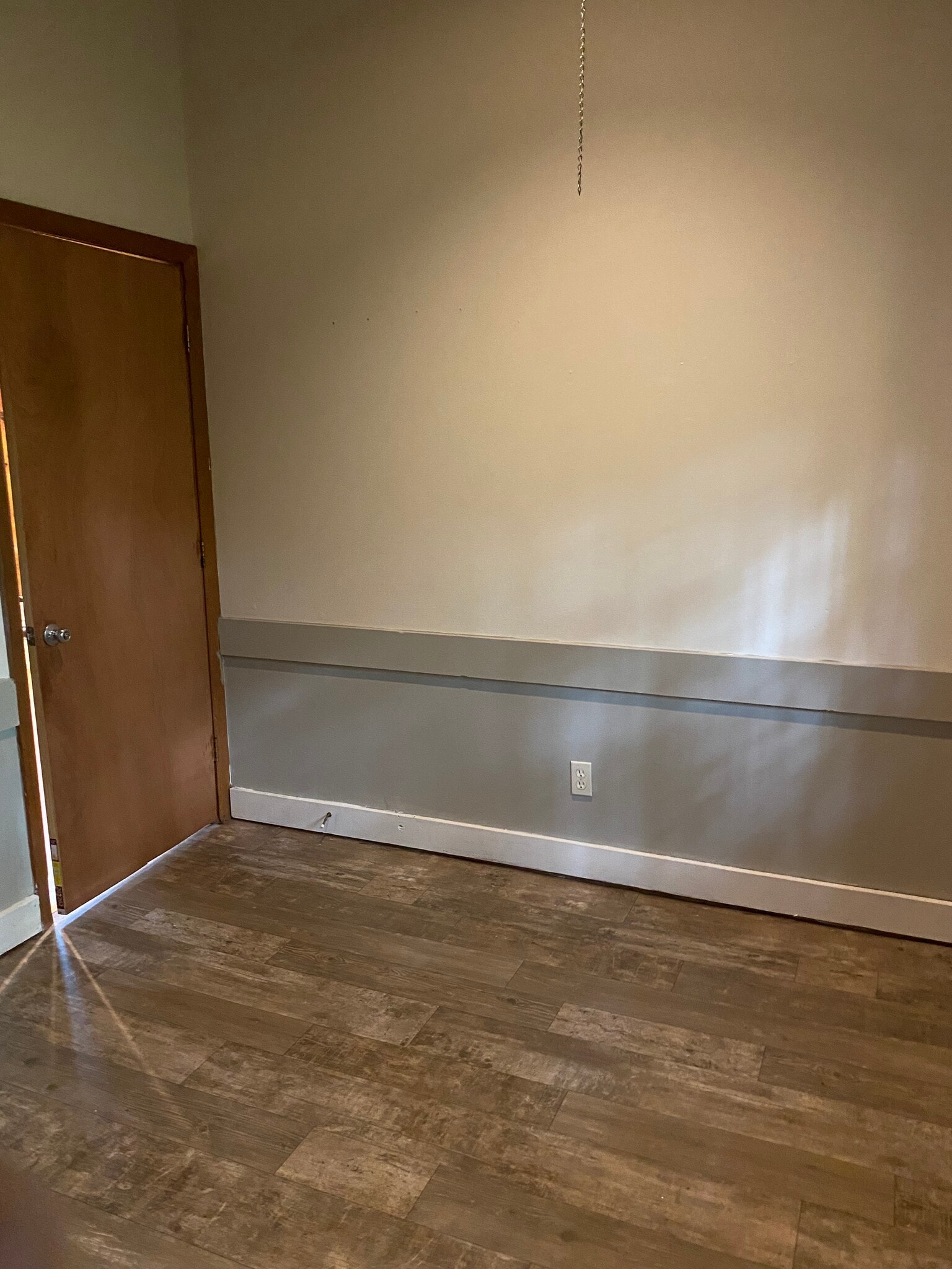 Building Photo - 95 Hall Ave