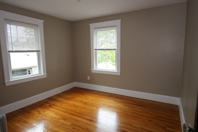 2nd bed - 5 Manning St