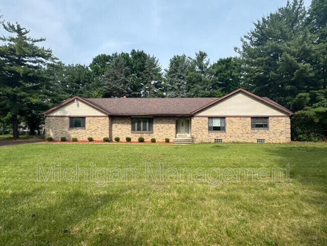 Primary Photo - 40250 Pinetree Dr