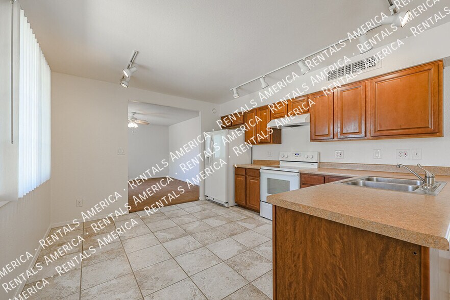Building Photo - 335 E Papago Dr