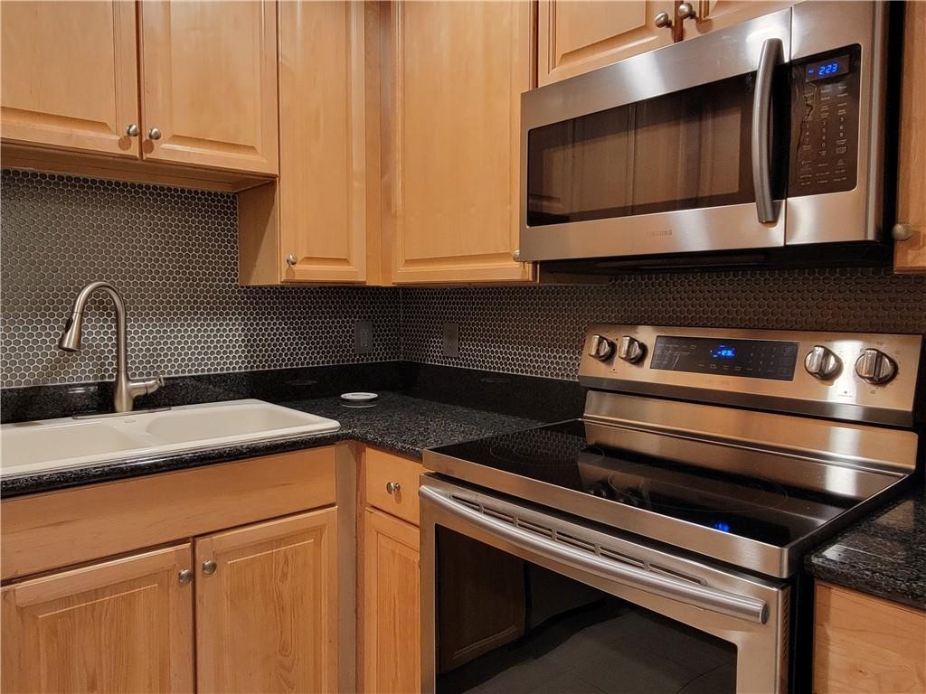 Building Photo - 195 14th St NE