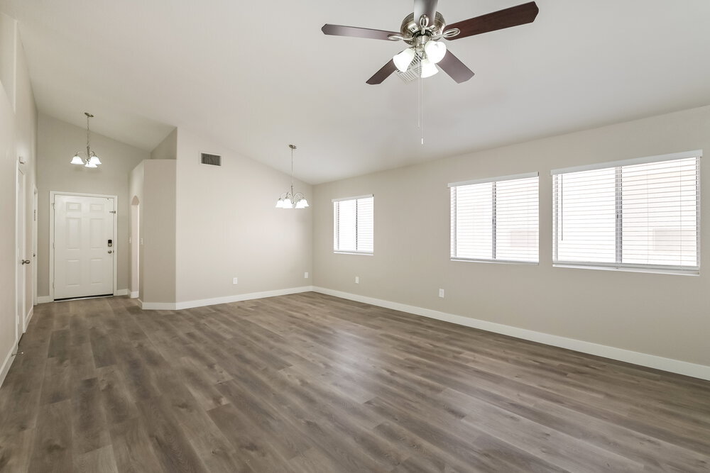 Building Photo - 5256 Del Lago Dr