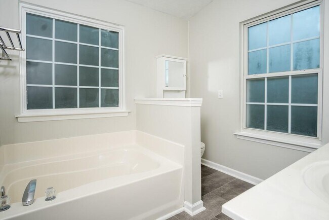 Building Photo - 1078 River Plantation Dr