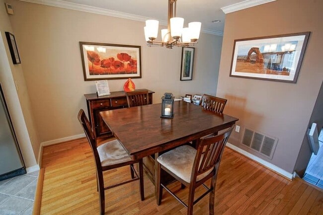 Building Photo - 3-bed, 2-bath GIANT townhouse + GARAGE, BA...
