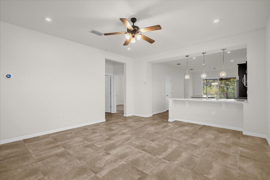 Building Photo - 2444 Varenna Loop