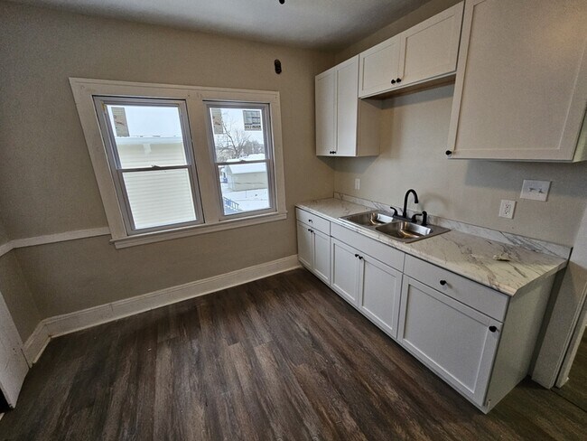 Building Photo - 3378 E 134th St