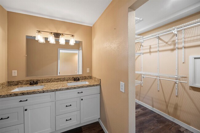 Building Photo - 13114 Pantano Dr