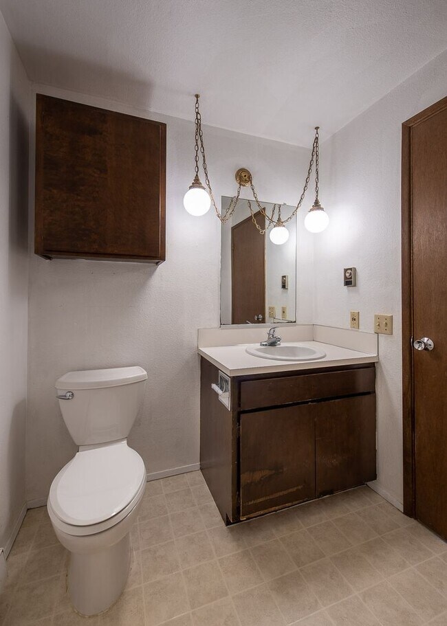 Building Photo - 1916 Rucker Ave