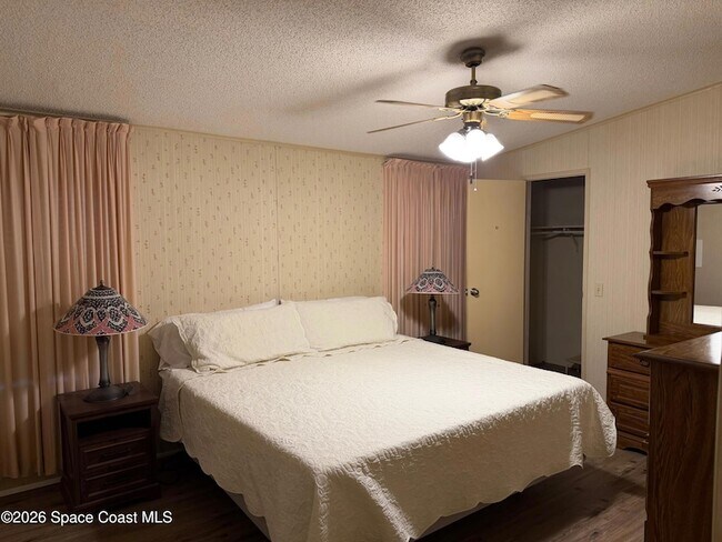 Building Photo - 706 Hyacinth Cir