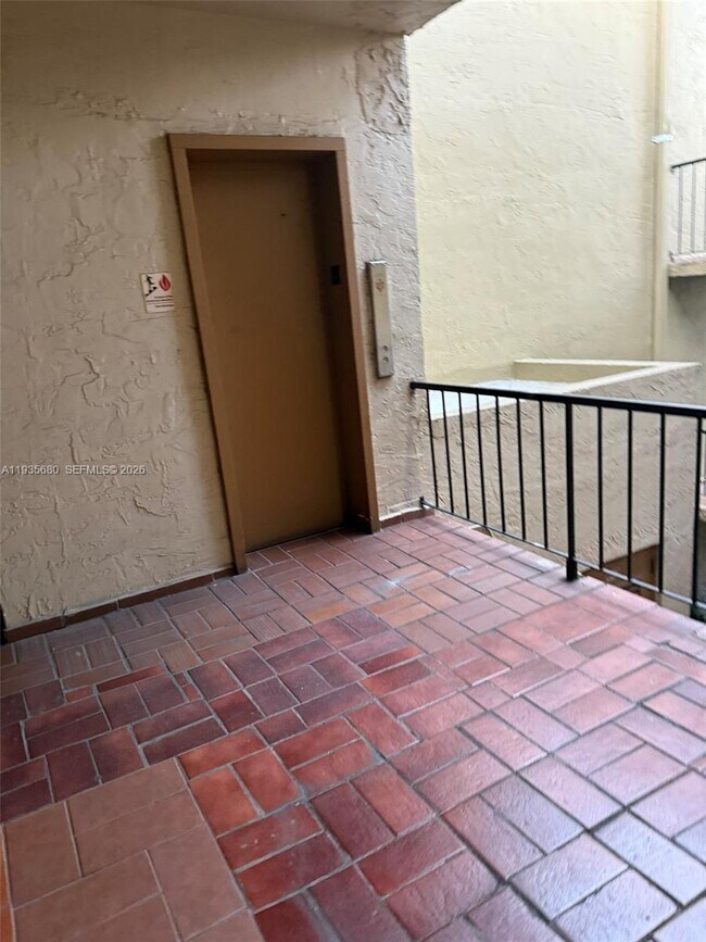 Building Photo - 6070 W 18th Ave