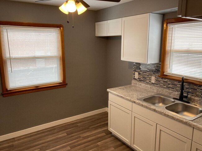 Building Photo - 6099 Ridge Rd