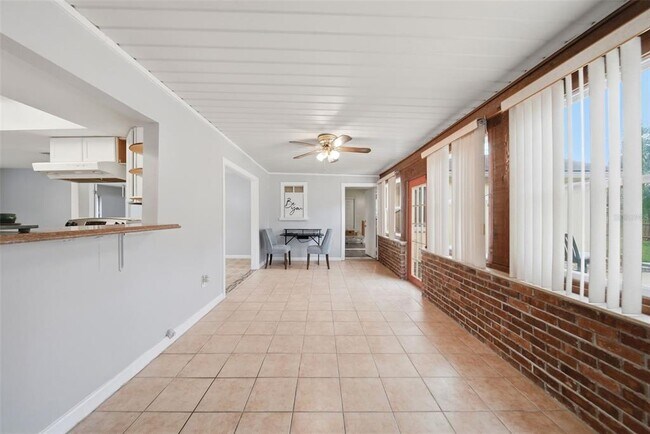 Building Photo - 8334 Crosswicks Dr