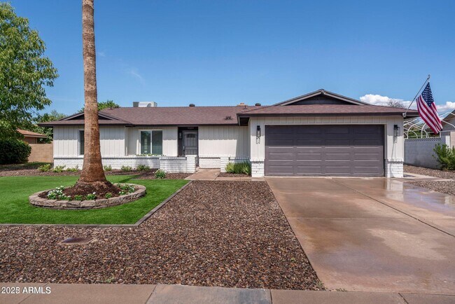 Building Photo - 6016 E Evans Dr