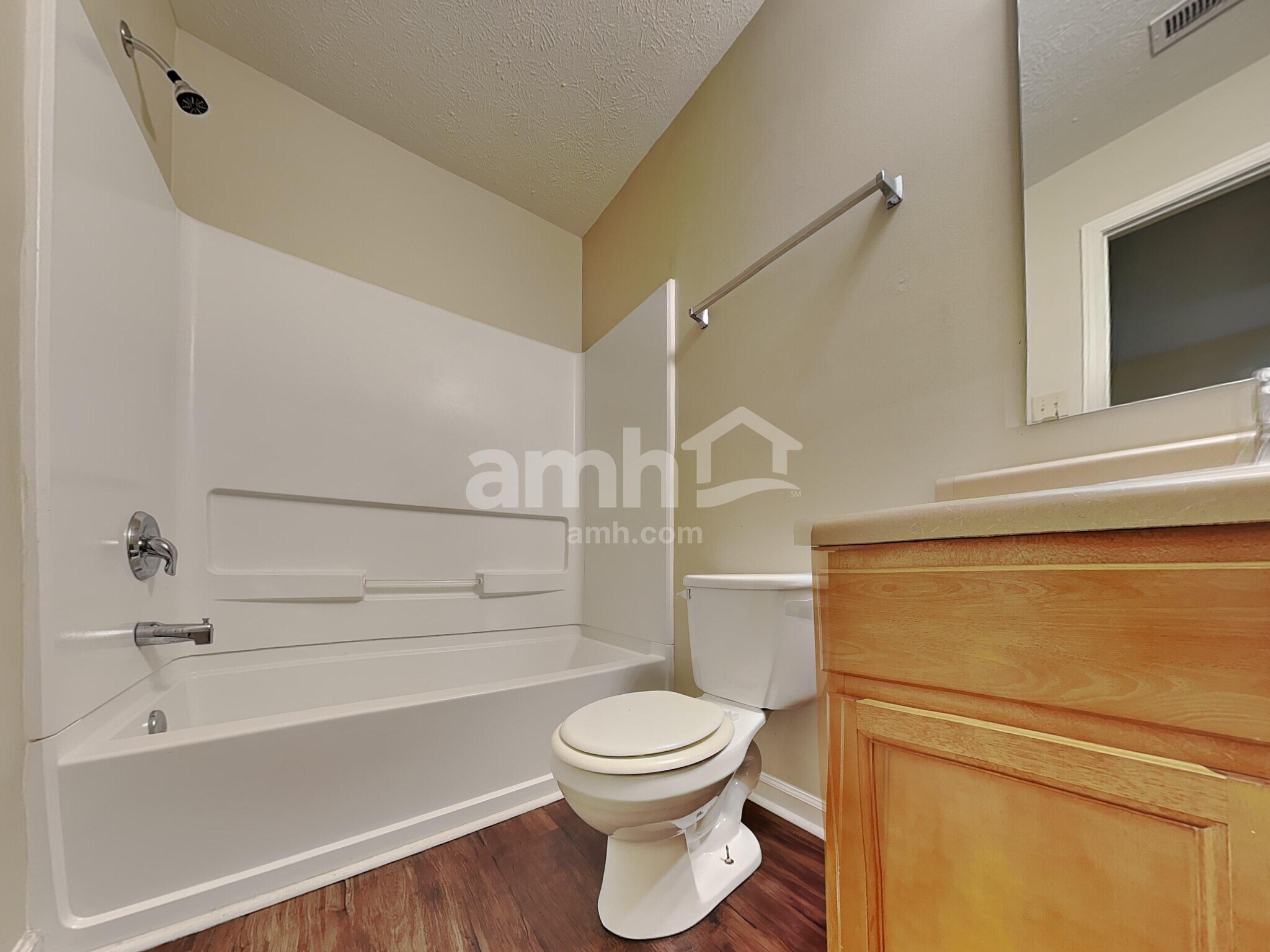 Building Photo - 926 Littleton Dr