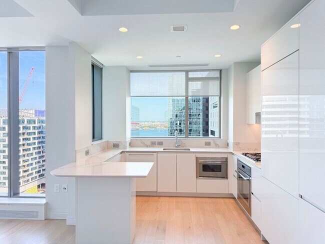 Building Photo - 133 Seaport Blvd