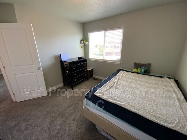 Building Photo - 5549 Dornton Ct