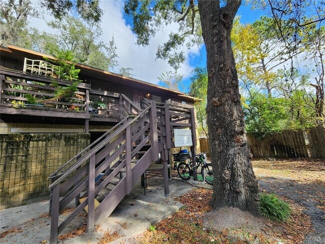 Building Photo - 701 SW 67th Terrace