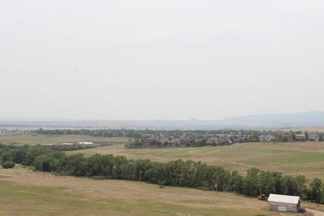Building Photo - Chatfield Bluffs Condo w/ 3 BR/3 BA!!