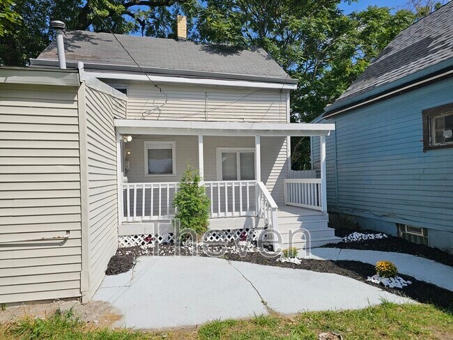 Building Photo - 107 Titus Ave