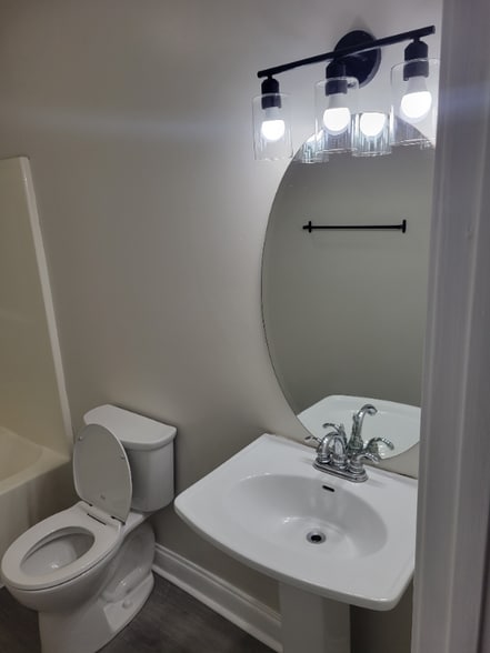 Building Photo - 3572 Confederate Dr