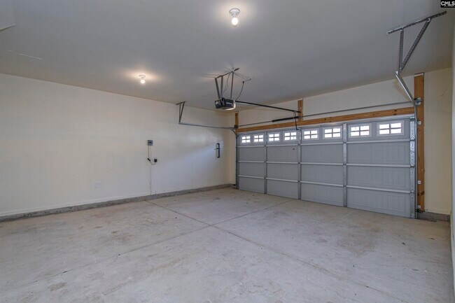 Building Photo - 147 Doolittle Dr