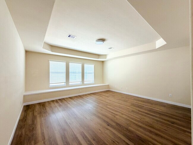 Building Photo - 2802 Ridgeglen Ln