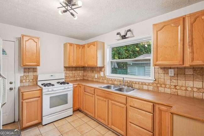 Building Photo - 125 Chappell Rd SW