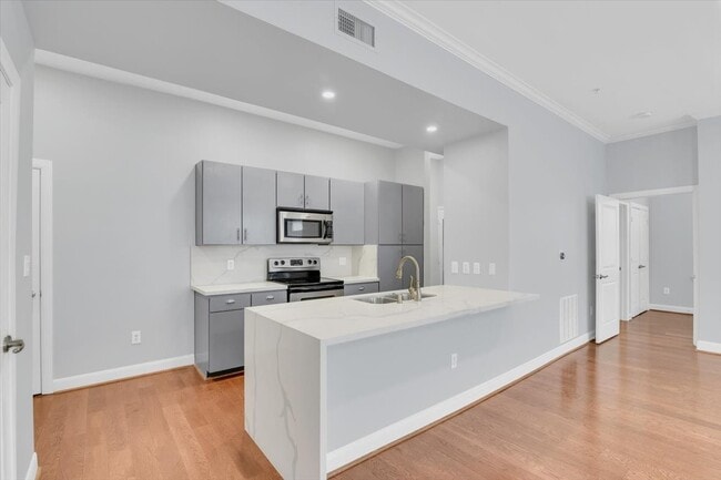 Building Photo - 300 St Joseph Pkwy