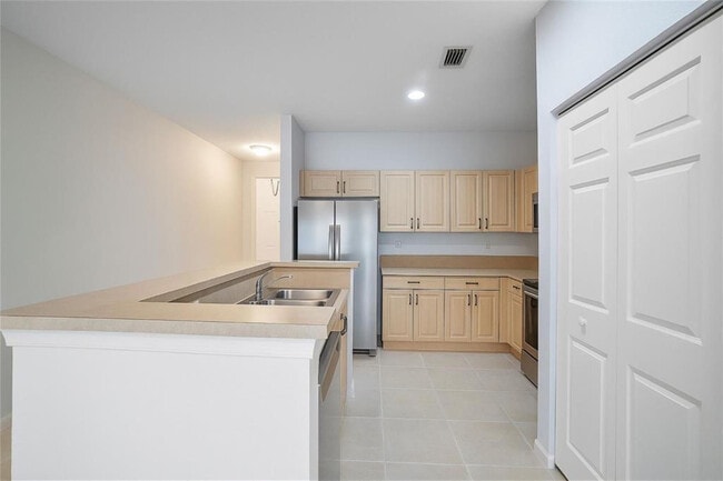 Building Photo - 6373 Landings Way