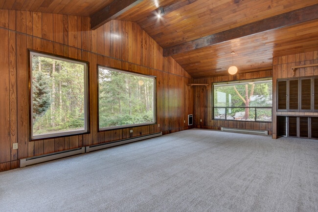 Building Photo - 2 Bed+ 2 Bath Home With Water View