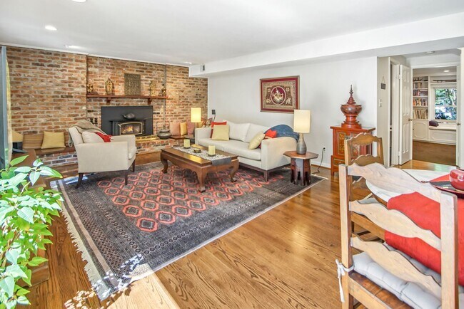 Building Photo - 6902 Tilden Ln