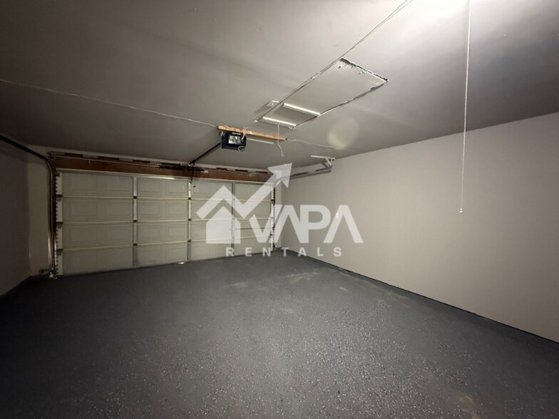 Building Photo - 4558 Los Ranchitos St