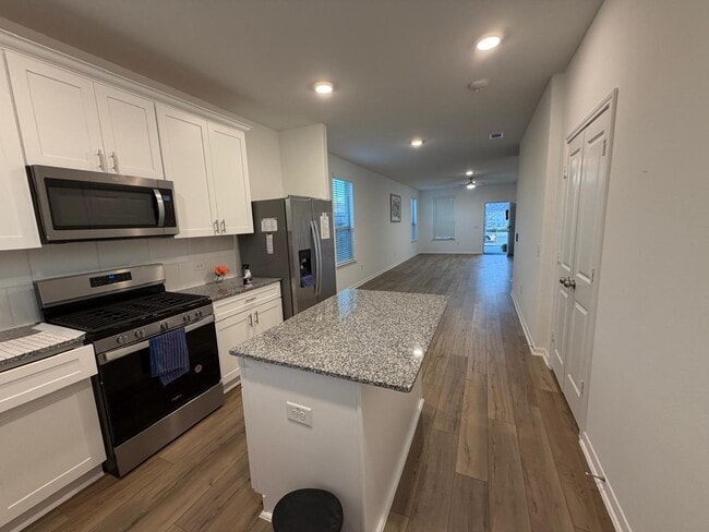 Building Photo - 14731 Maple Pond Pl