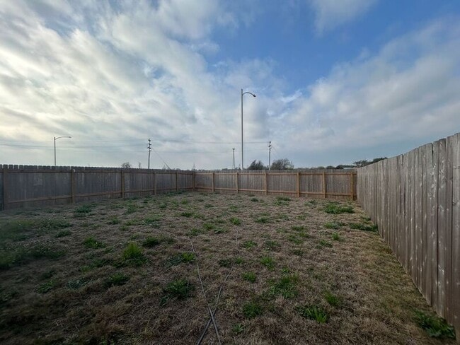 Building Photo - 1213 Catfish Ln