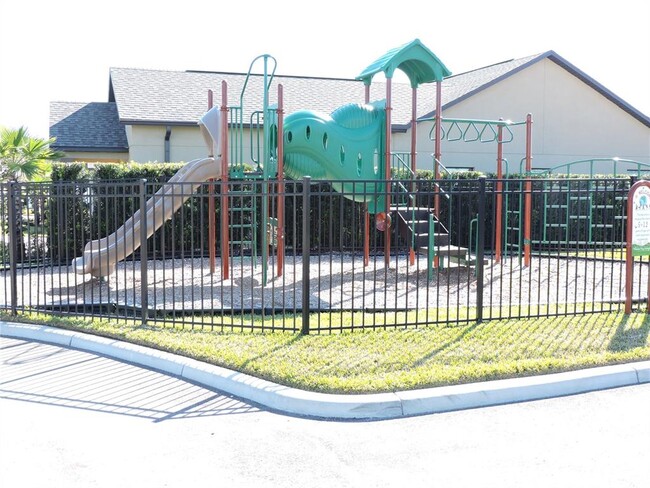 Building Photo - 2337 Aurelius Dr