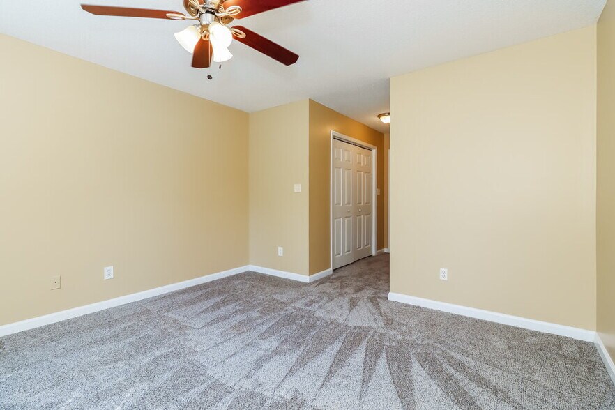 Building Photo - 1072 Abington Ct