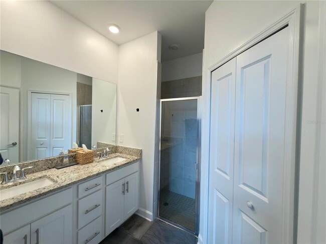 Building Photo - 5523 Sapphire Stone Cv