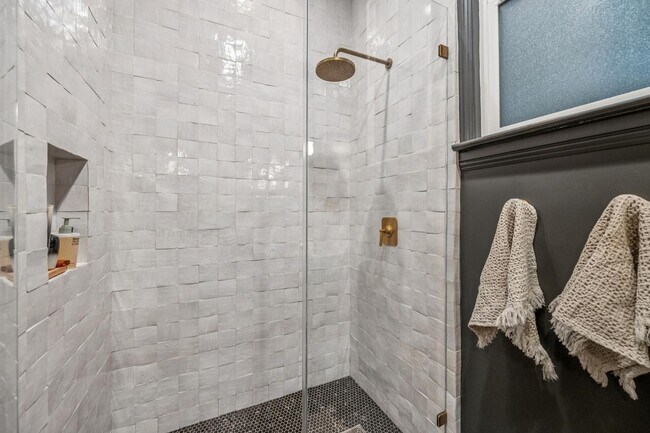 Building Photo - 1178 Broadway