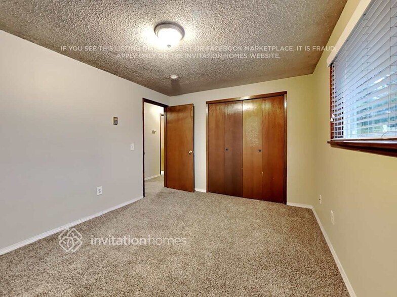 Building Photo - 711 17th St Pl NW