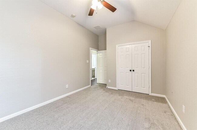 Building Photo - 15723 Chapel Lake Dr