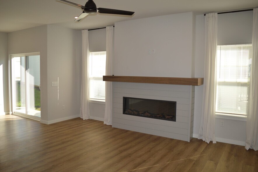 Building Photo - 4832 Lacy Rd