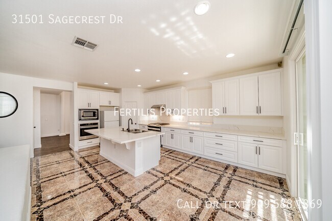 Building Photo - 31501 Sagecrest Dr