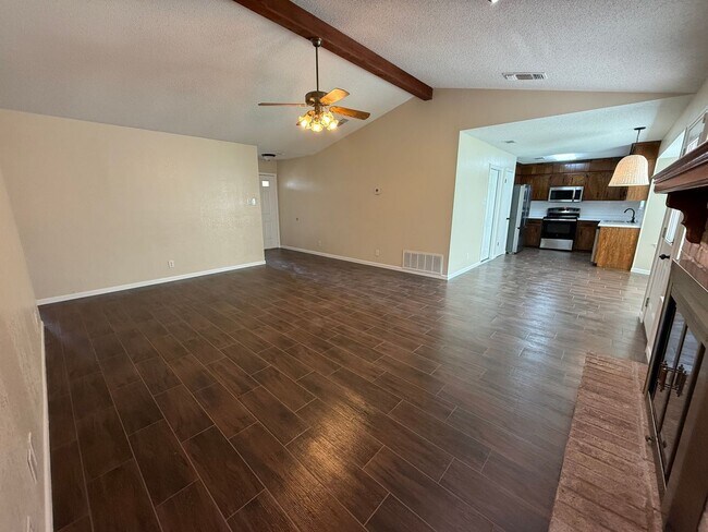 Building Photo - 4-Bedroom House for Rent in Killeen