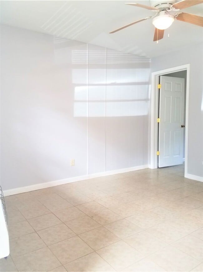 Building Photo - 109 Forest Lake Ln