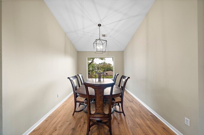 Building Photo - 2523 Baycrest Dr