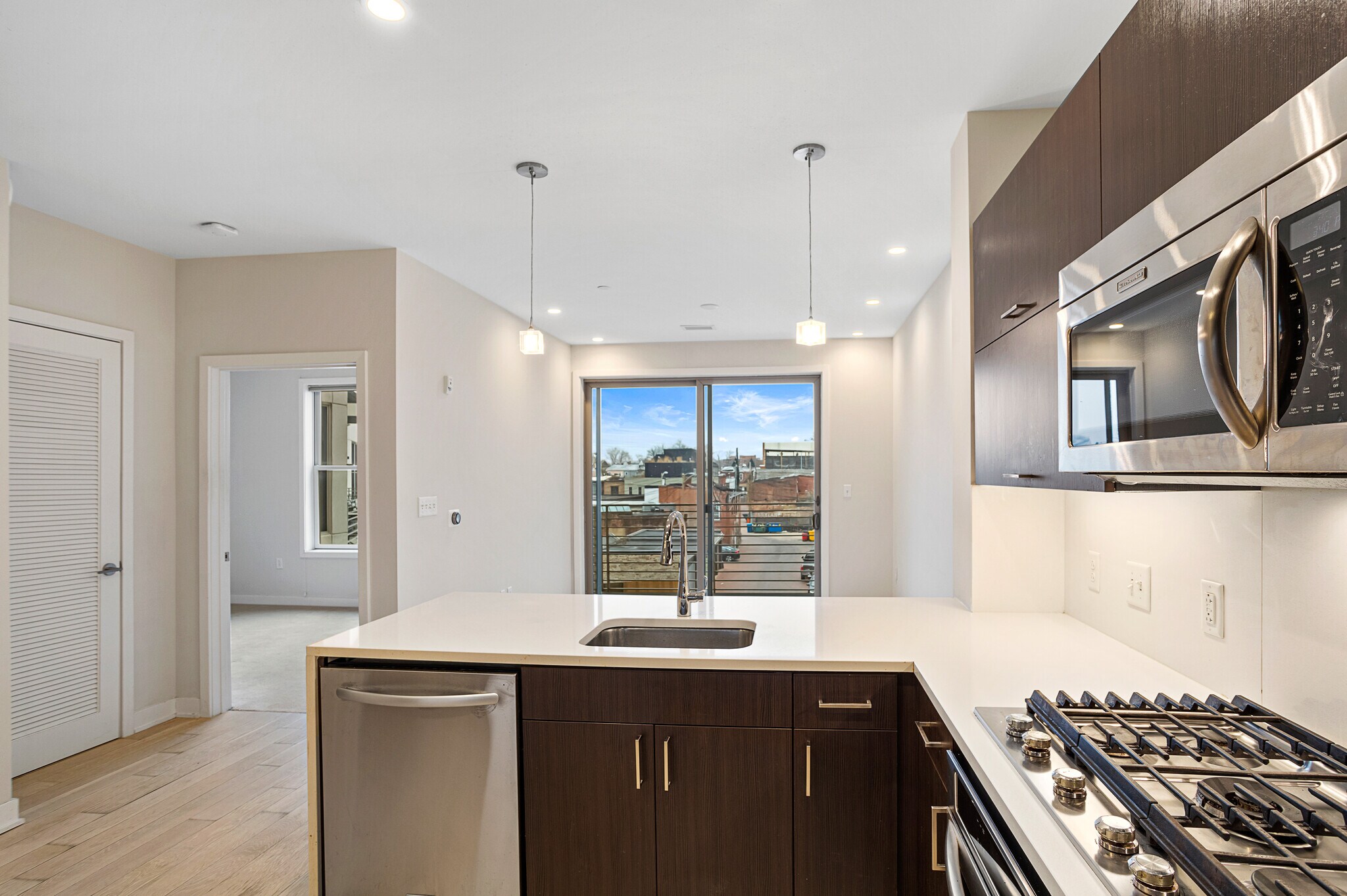 Building Photo - 1350 Maryland Ave NE