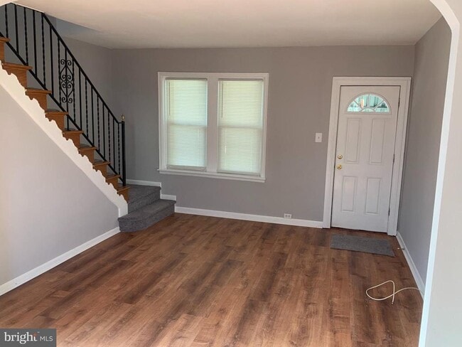 Building Photo - 254 Cedar Ave