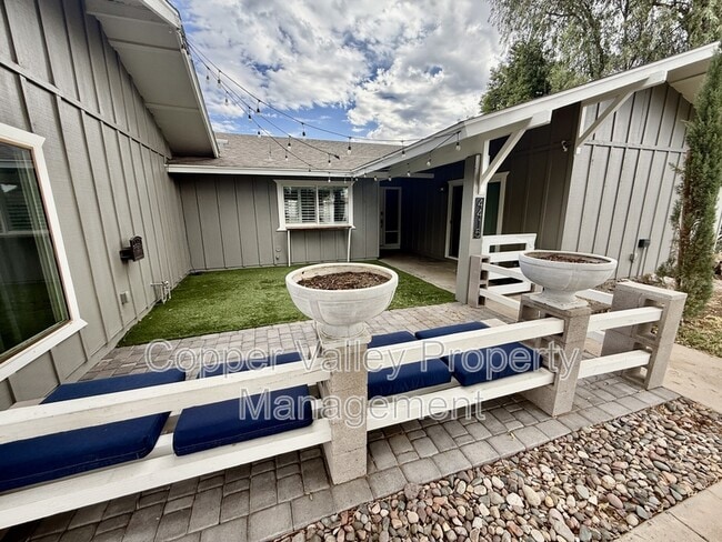 Building Photo - 4415 W Gelding Dr